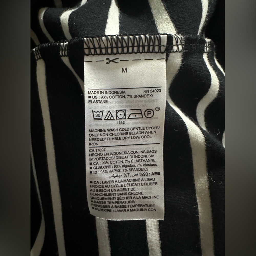 Old Navy black/white striped dress. Size M. - Picture 3 of 3